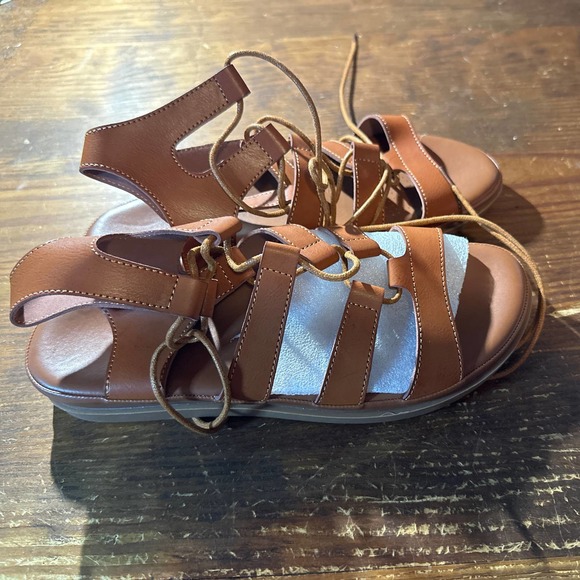 Woman lace up sandals NEW - Picture 2 of 2